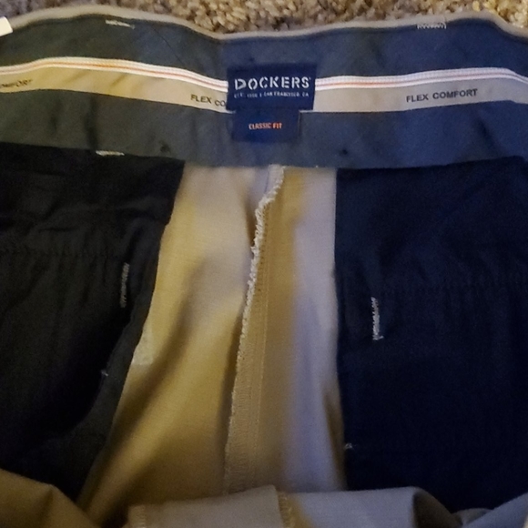 Dockers Men's Signature Khaki Pants, Classic Fit - Picture 4 of 4